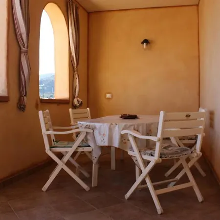 Holiday home Santeodorohome